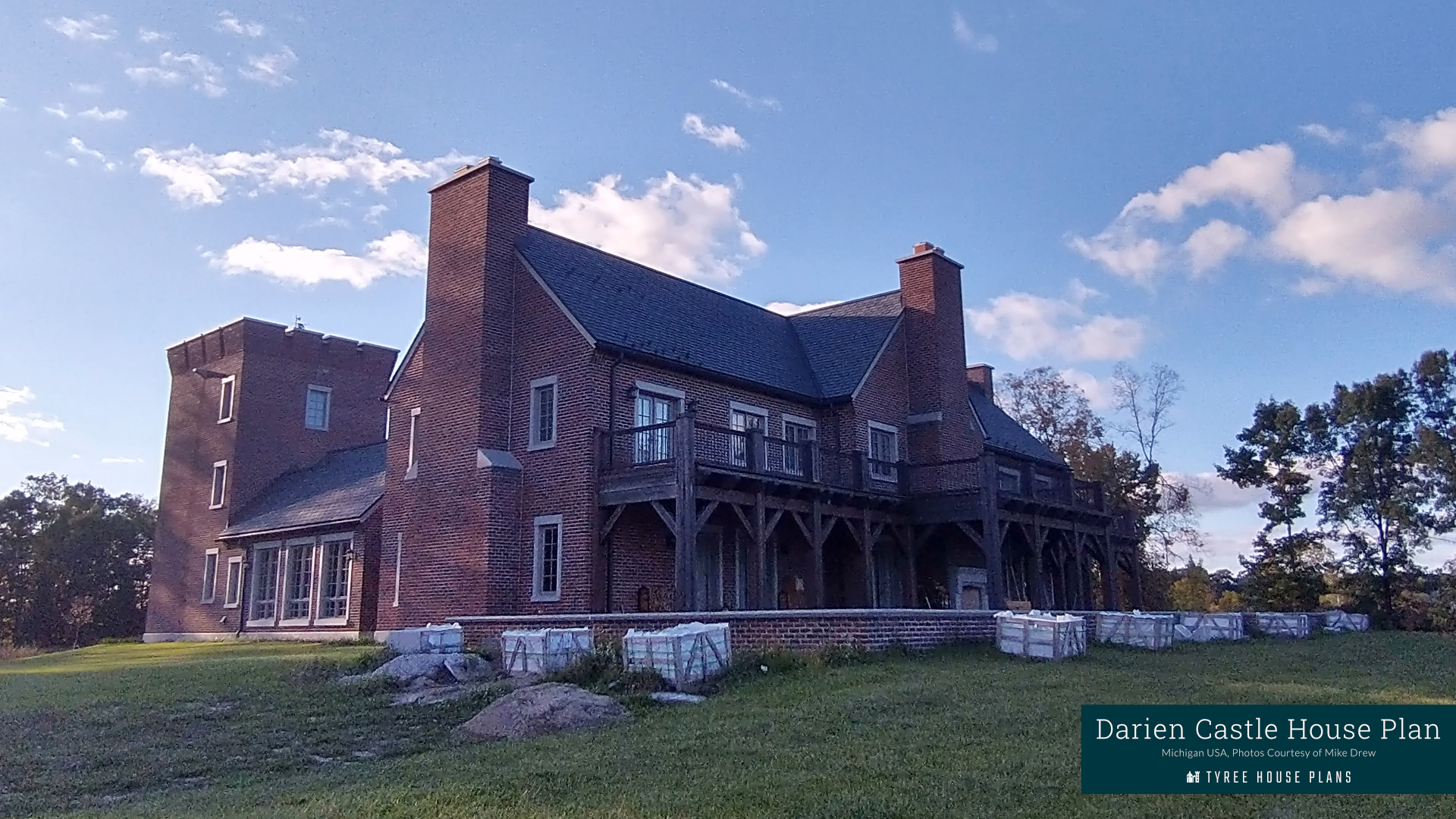 Rear3 - Darien Castle in Michigan